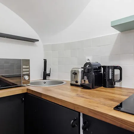 Charming 4p Next To Republique